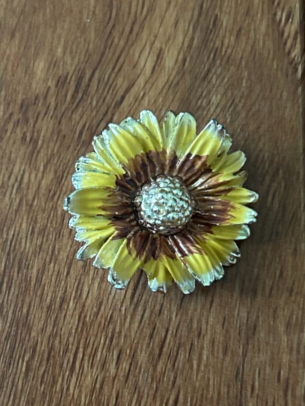 Vintage 1960s Yellow Enamel Daisy Brooch | Floral Pin | Mid-Century Flower Jewel
